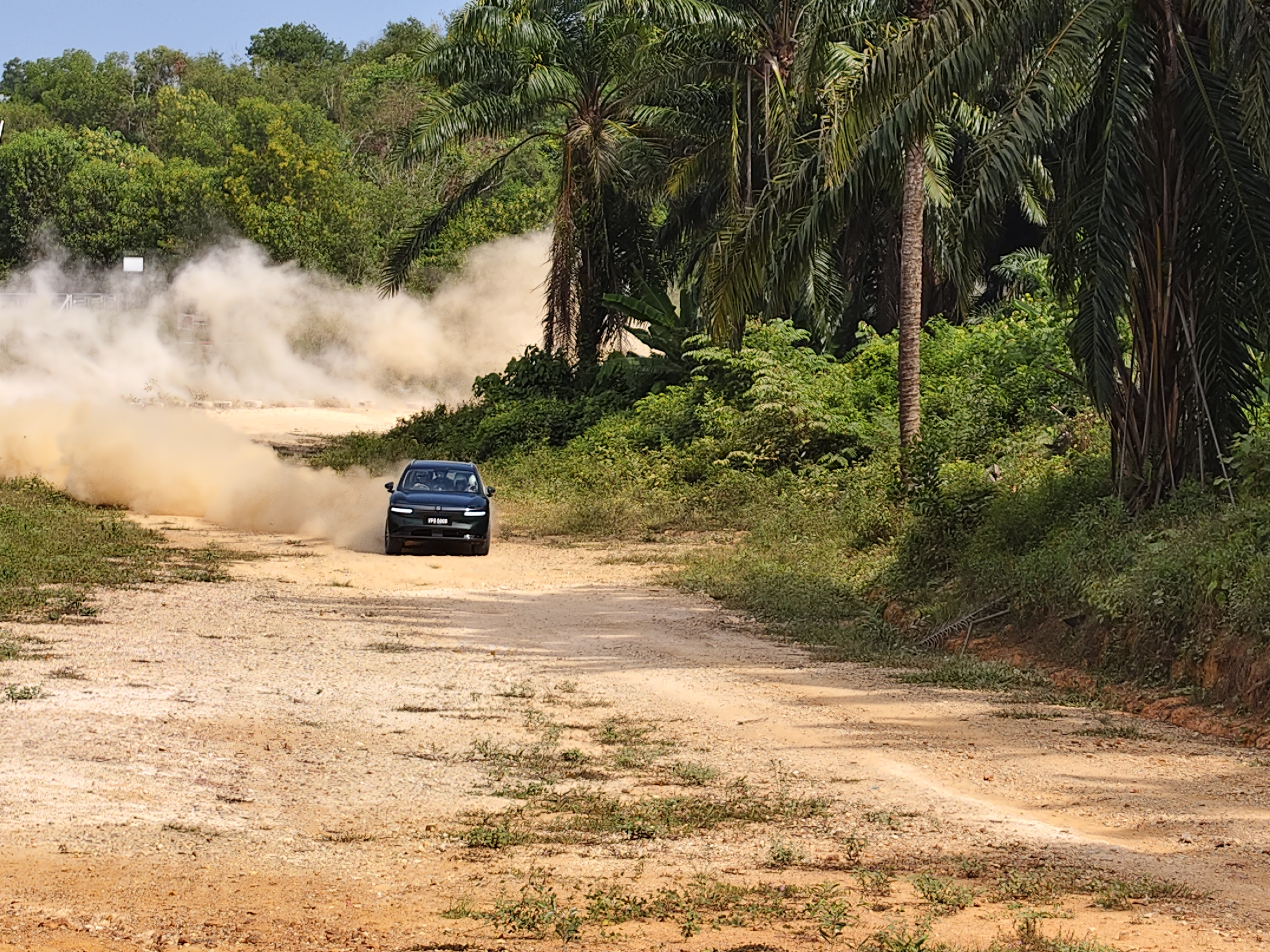 ZEEKR 7X Off-Road Weekend
